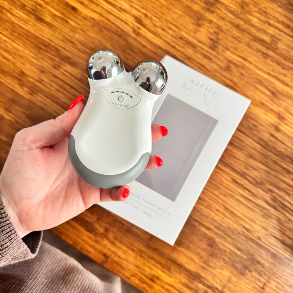 NuFACE® Mini Facial Toning Device - Like New, Starter Kit w Charger + Gel Primer